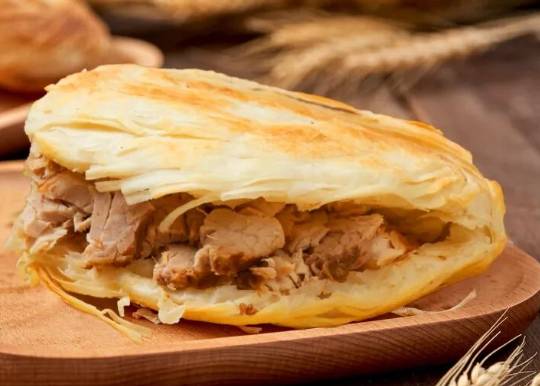 肉夹馍 l Marinated Pork in Baked Bun